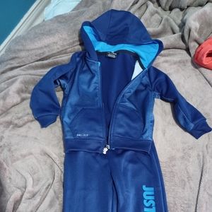 Boys Nike sweatsuit size 24mths